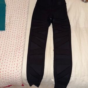Lululemon Mesh Design Legging